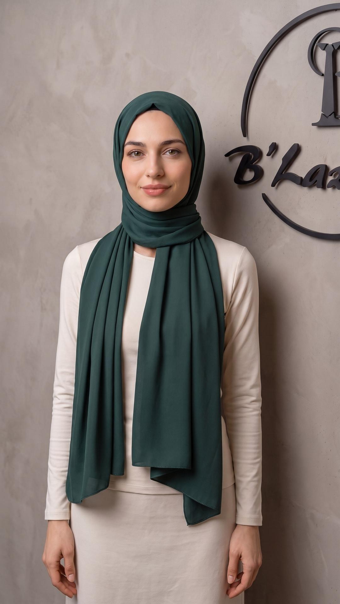 Koyu Yeşil Medine İpeği Şal – Yumuşak Dokulu, Dökümlü, Günlük ve Özel Gün Kullanımına Uygun