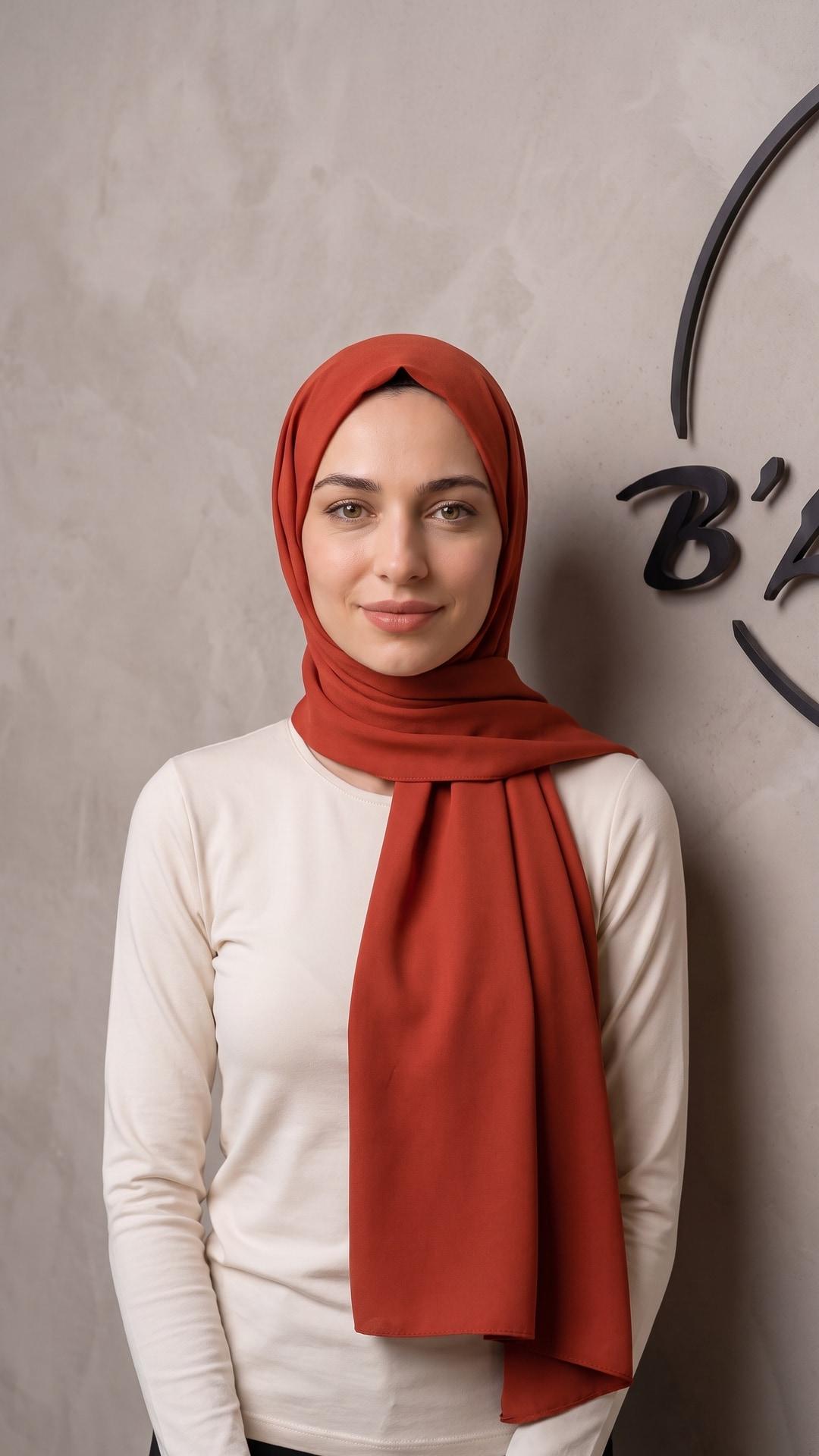 Kiremit Kırmızısı Medine İpeği Şal – Yumuşak Dokulu, Dökümlü, Günlük ve Özel Gün Kullanımına Uygun